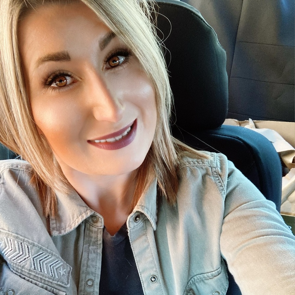 Meet your Posher, Andrea